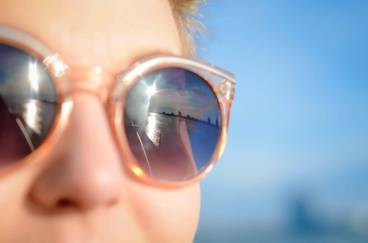 Como proteger os olhos da luz UV